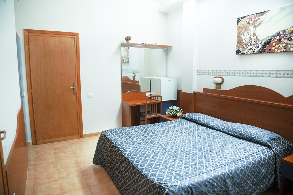 Camp'S Hotel Colonna Esterno foto