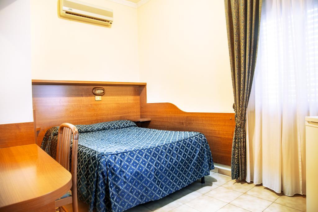 Camp'S Hotel Colonna Esterno foto